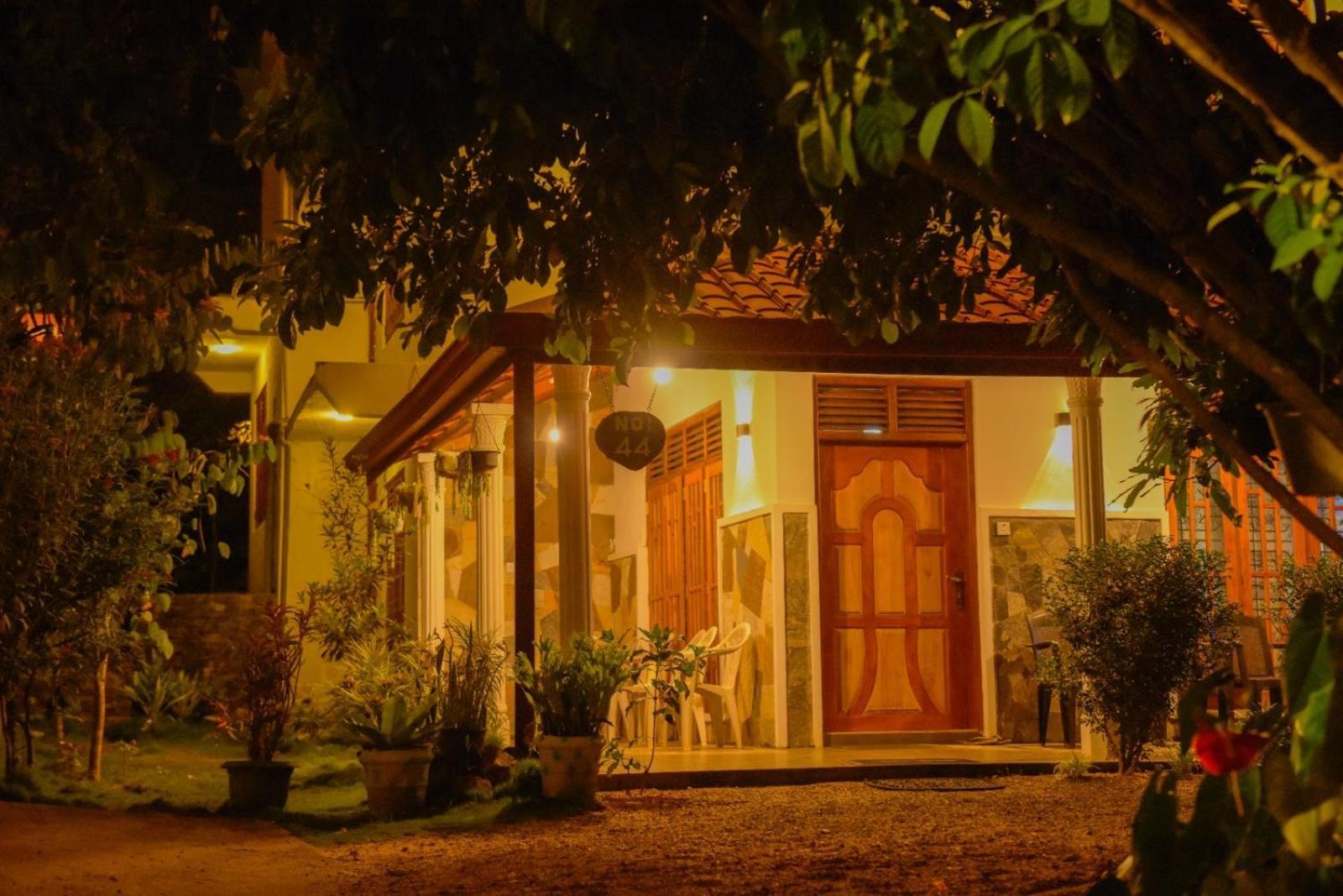 Maya 44 Ella Buitenkant foto